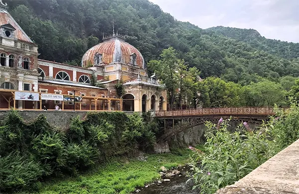 Arhitectură băi termale