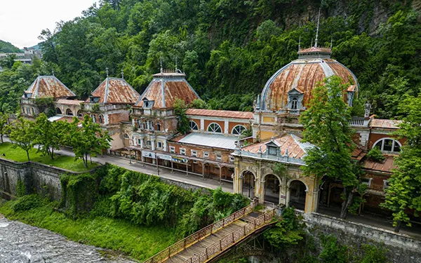 Arhitectură băi termale